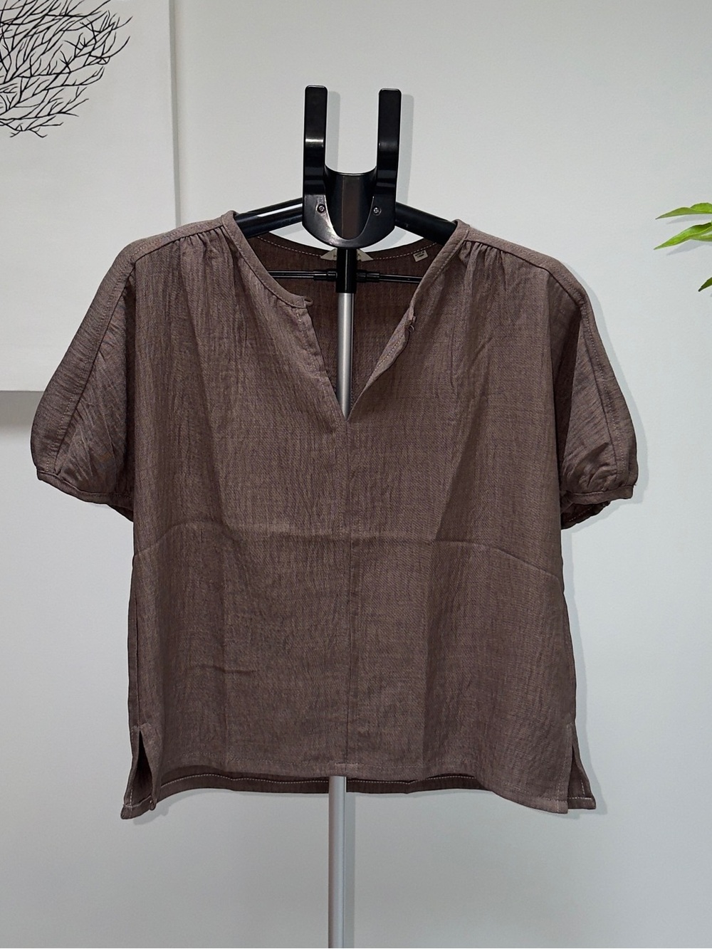 Max Studio Women’s Brown Solid V-Neck Puff Short Sleeve Pleated Blouse XS